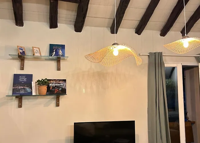 Vue Sur Le Port - Chez Carlu